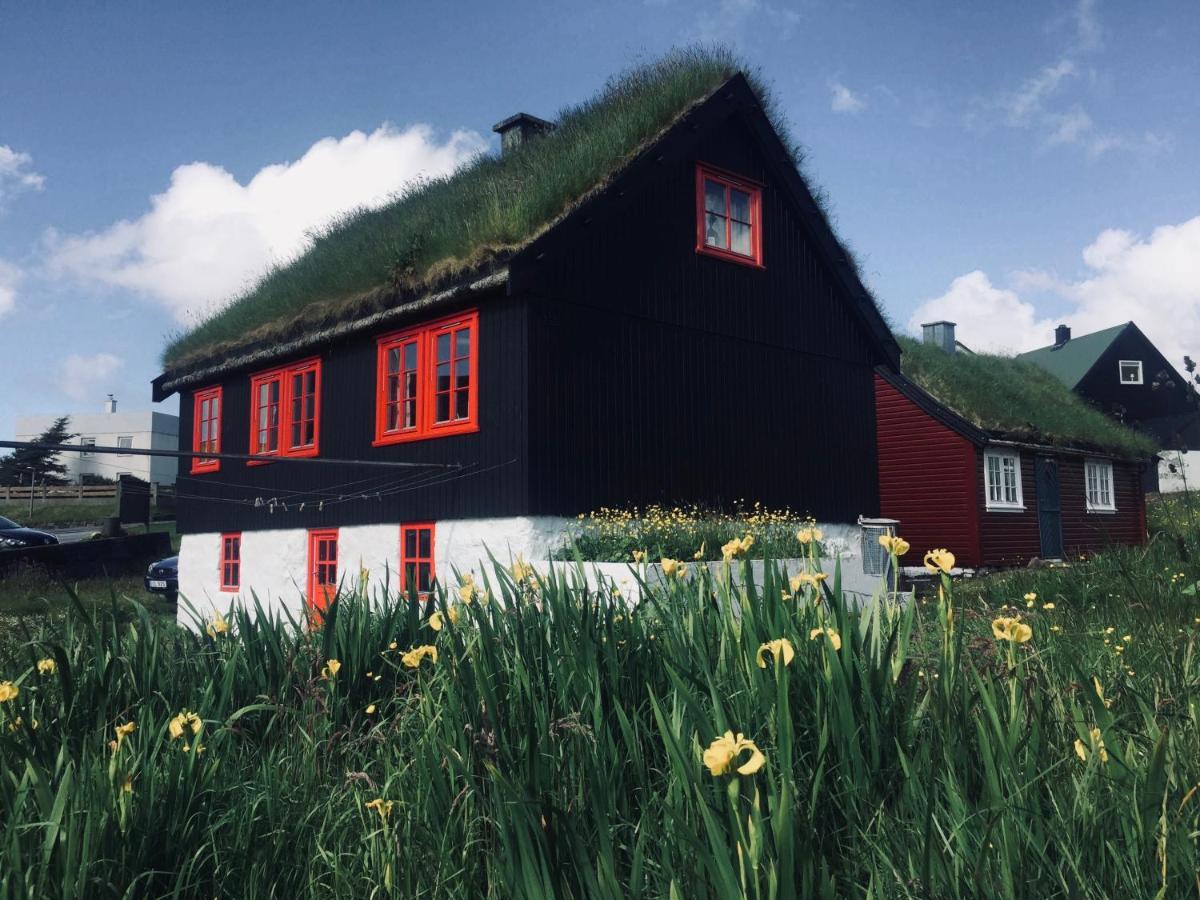 Turf House Cottage - Near Airport Mithvagur エクステリア 写真