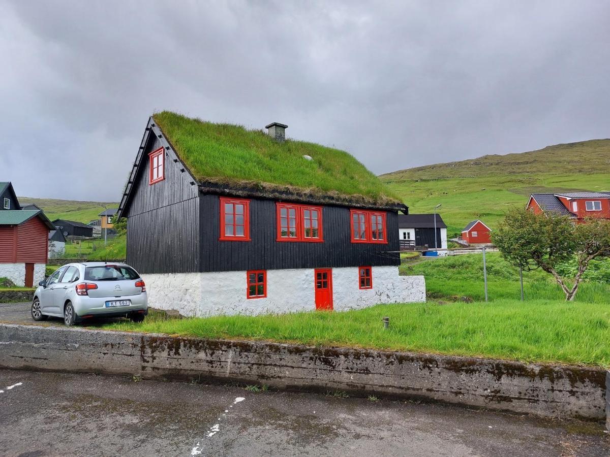 Turf House Cottage - Near Airport Mithvagur エクステリア 写真